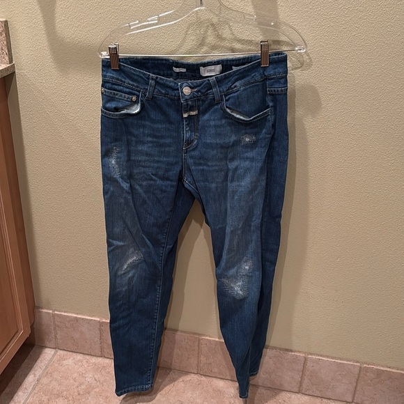 Closed woman's blue jeans made in Italy with orangic cotton. - Picture 2 of 15